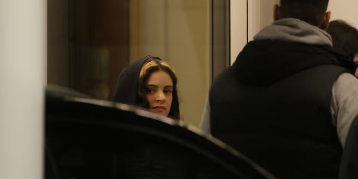 Rosalía ya está en Argentina: fuerte operativo de seguridad en Ezeiza tras la polémica por la Selección