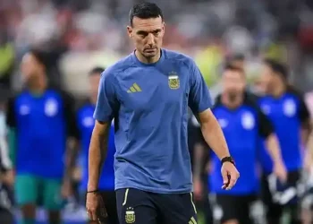 El pizarrón de Scaloni bajo llave: las dudas de la Selección antes de la batalla frente a Inglaterra