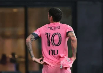 El emotivo homenaje de Rodrigo De Paul a Lionel Messi tras el fallecimiento de su padre