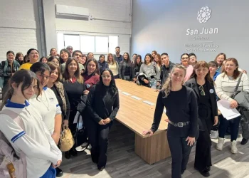 «Señas que Unen»: escuelas sanjuaninas competirán interpretando el Himno Nacional en Lengua de Señas Argentina