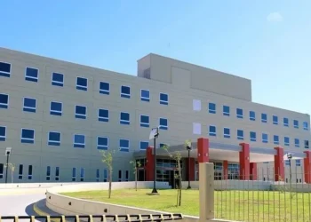 Encontraron a un niño desnutrido en Santa Lucía: su madre se había ido dos días antes de su casa y quedó al cuidado de su padrastro