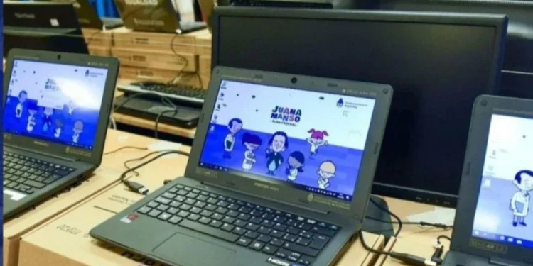 Un pequeño detalle en las compus del Gobierno que significa un gran paso para la educación sanjuanina