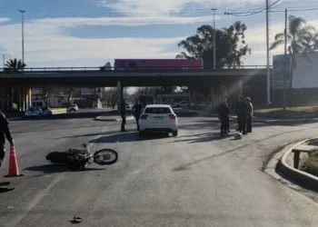 Murió el motociclista de 21 años que protagonizó un violento choque en Santa Lucía