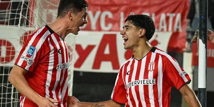 Estudiantes goleo a Gimnasia en el Estadio UNO y festejó en un clásico platense caliente