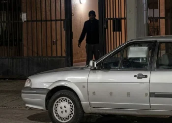 Tensión en Capital: denuncian a un vecino de la zona del Parque de Mayo que sale a insultar y amenazar a quienes estacionan frente a su casa