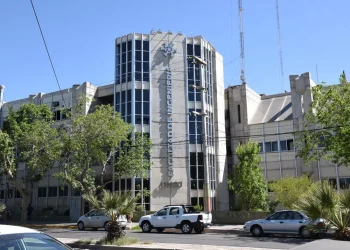 Alianza clave: la UNSJ firmó un convenio para que estudiantes realicen pasantías y cursen en una planta industrial