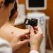 Histórico avance científico: una vacuna de ARNm personalizada frena la reaparición del melanoma