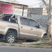 Conducía alcoholizado, se estrelló contra un árbol y su acompañante lucha por su vida en Rawson