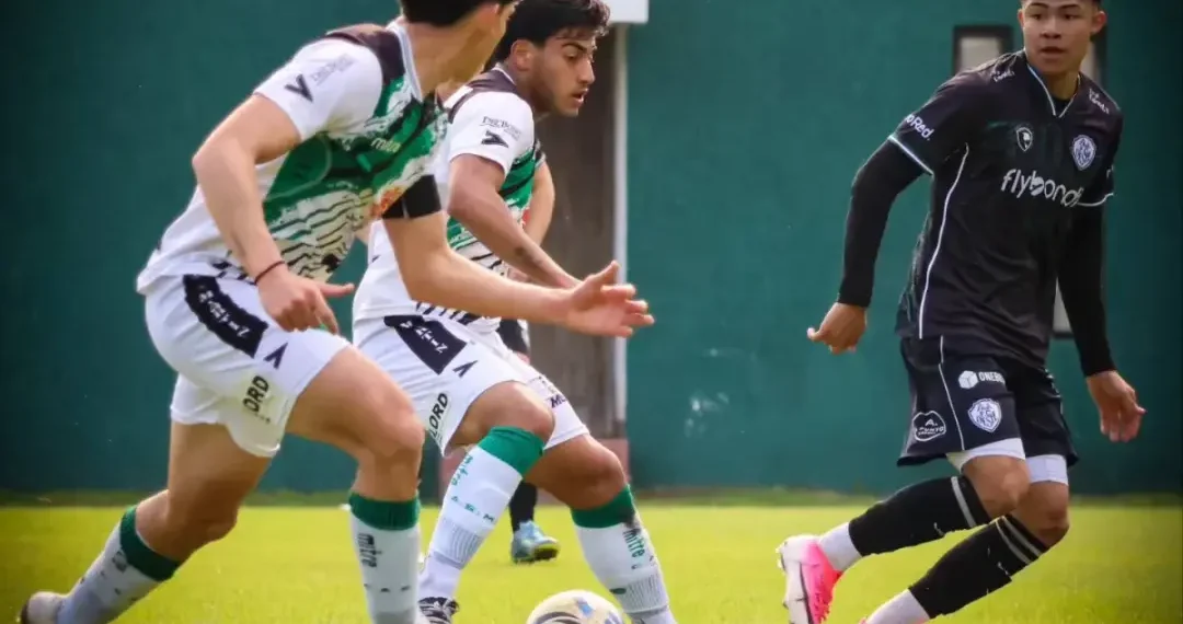 San Martín cortó una racha negativa con una contundente goleada 5-0 ante Ferro en el Torneo Proyección