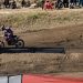 Accidente en el Motocross Nacional: un piloto atropelló a un fotógrafo en pleno circuito en Catamarca
