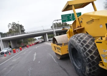 Renovación histórica: avanzan las obras de repavimentación en la Avenida de Circunvalación