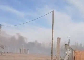 Desesperación en Pocito por el Zonda: un feroz incendio afectó a varias viviendas y dejó a una mujer con quemaduras