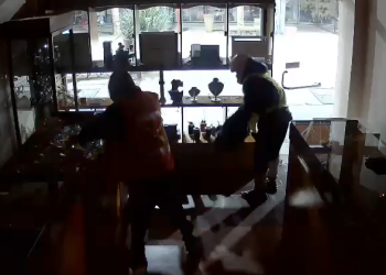 Millonario golpe en la peatonal: robaron una joyería en pleno centro sanjuanino y se llevaron un botín de más de $30 millones