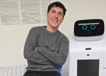 Talento argentino: ingenieros desarrollaron a «Aura», el innovador robot móvil autónomo y modular
