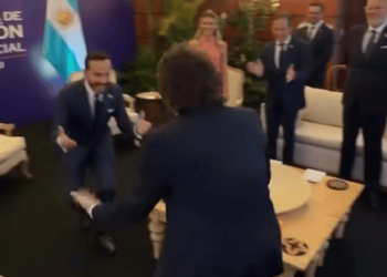 Javier Milei mantuvo un encuentro con el presidente electo de Ecuador en la ceremonia de posesión