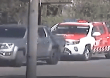 Detuvieron al cantante «Callejero Fino»: circulaba en una camioneta sin patente y con una pistola Glock calibre .40