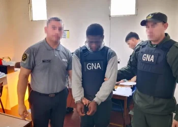 Cayó en San Juan un prófugo internacional de INTERPOL: viajaba en colectivo hacia Jujuy con pedido de captura de Chile