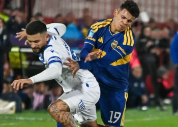 Boca igualó ante Vélez en el Ducó y rescató un punto tras empezar abajo