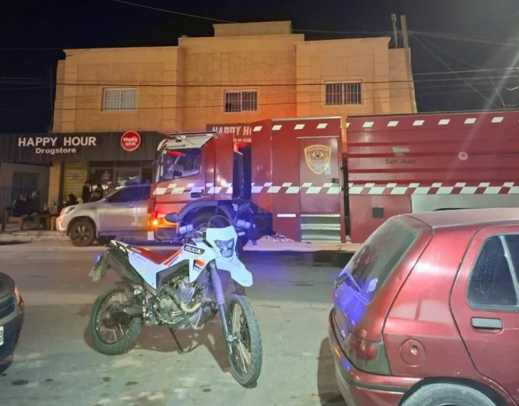 Un incendio en un departamento provocó un importante despliegue de Bomberos y Policía en Pocito