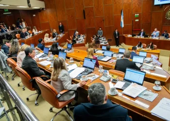 La Cámara de Diputados aprobó la compra de 50.000 netbooks impulsada por el gobernador Orrego