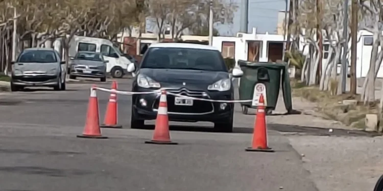 Confuso episodio en Rivadavia: pelea en una fiesta, ladrillazo en la cabeza, auto abandonado y una denuncia bajo sospecha