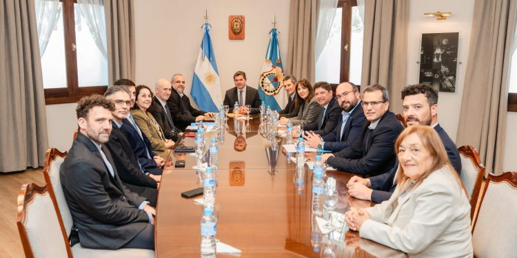 Orrego selló una alianza con UNICEF para fortalecer la protección integral de la niñez en San Juan