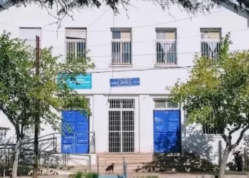 Violento enfrentamiento a la salida de una escuela movilizó a la Policía y se sumaron los padres