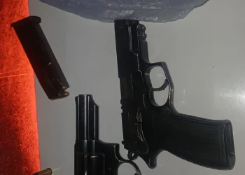 Despliegue policial en Chimbas y Rivadavia: cinco detenidos tras balaceras y ataques con bombas molotov por un conflicto vecinal