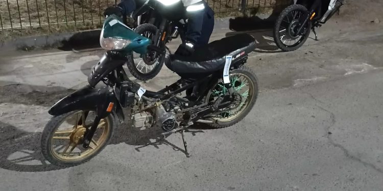 Operativo de la Dirección D-7 en 25 de Mayo: secuestraron una moto con el motor limado y radiaron ocho rodados