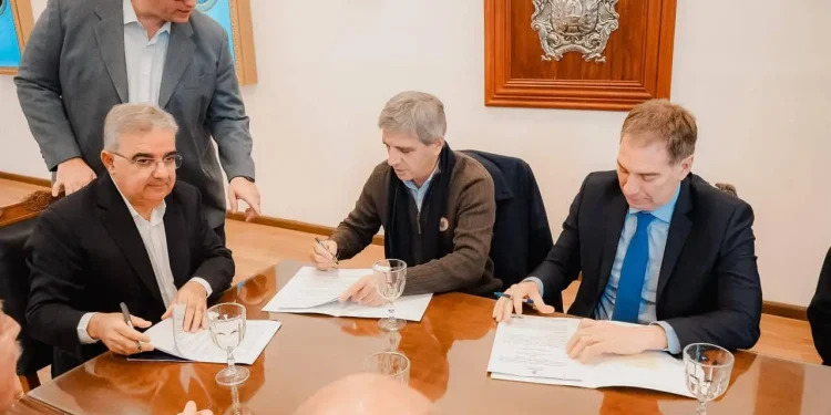 Santilli y Caputo viajaron a Catamarca para avanzar en una agenda de trabajo con las provincias