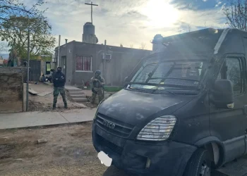 Desbarataron un «kiosco» de drogas frente a una escuela en Rivadavia: cayeron «La Tía María» y «El Tereré»