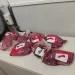 Iban con una nena en brazos, dañaron alarmas y cayeron robando carne y ropa en un hipermercado de Rivadavia