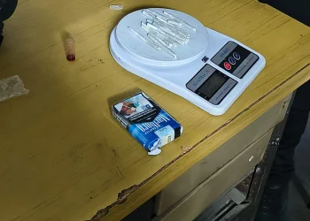 Desafortunado intento en Desamparados: fue detenido por una falta contravencional y le descubrieron 14 porros en el calabozo