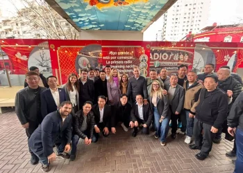 Karina Milei y Diego Santilli recorrieron el desarrollo comercial Vía Viva en CABA junto a Pilar Ramírez