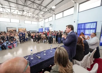 Marcelo Orrego inauguró la ampliación de la Escuela República del Paraguay y supervisó obras de salud y seguridad en Vallecito