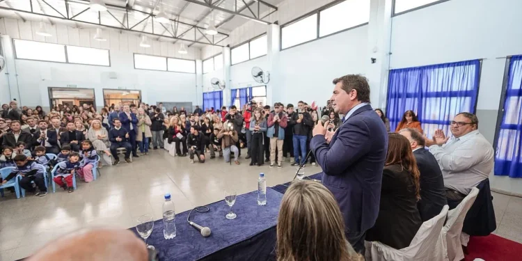 Marcelo Orrego inauguró la ampliación de la Escuela República del Paraguay y supervisó obras de salud y seguridad en Vallecito