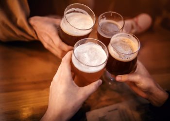 Día Internacional de la Cerveza: los 3 tips para servirla de manera adecuada