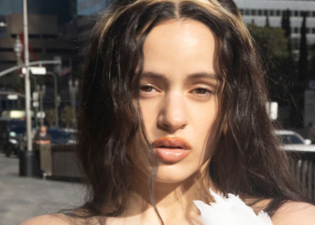 En el arranque de su show en Buenos Aires, Rosalía pidió perdón tras la polémica del Mundial: “Argentina me guió adonde estoy”