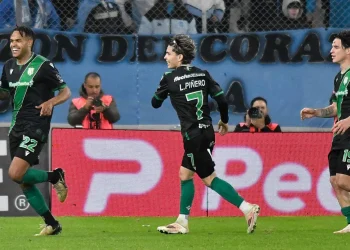 Banfield dio el golpe en el Cilindro de Avellaneda, venció a Racing y profundizó la crisis de la «Academia»