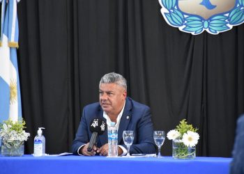 Claudio «Chiqui» Tapia bancó la bandera de Malvinas: «Si jugara en la Selección, yo también la hubiera levantado»