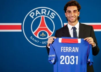 Bombazo en Europa: París Saint-Germain oficializó la llegada de Ferran Torres por cinco temporadas