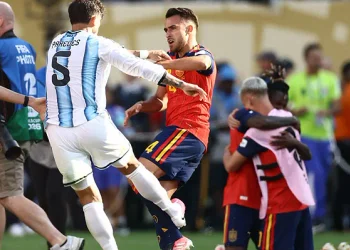 Duro fallo de la FIFA: sanción récord a Leandro Paredes y Nahuel Molina por los incidentes en la final del Mundial
