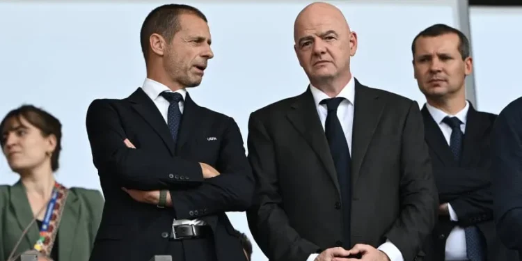 Fuerte rebelión contra Gianni Infantino en la FIFA: UEFA, AFC y Concacaf lo acusan de «engaño» y piden una investigación independiente