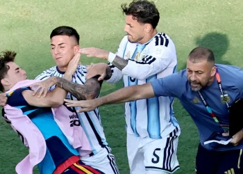 Fuerte descargo de Leandro Paredes: tildó de «exagerada» la sanción de FIFA y comparó su castigo con el de Gavi