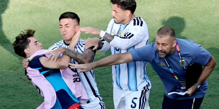 Fuerte descargo de Leandro Paredes: tildó de «exagerada» la sanción de FIFA y comparó su castigo con el de Gavi
