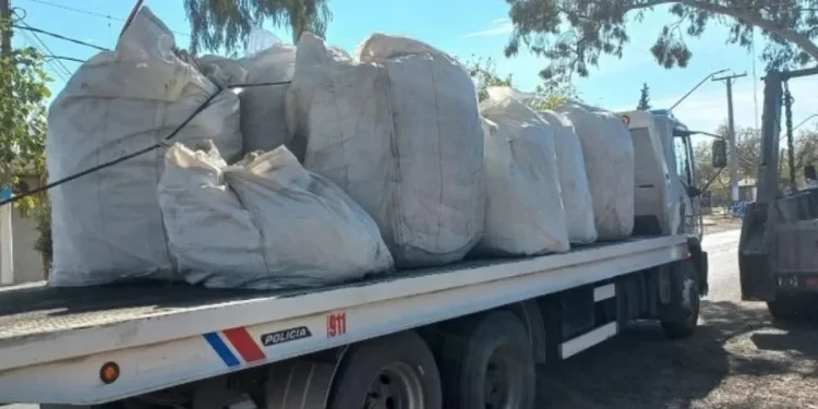 Golpe al mercado ilegal: clausuraron cinco chatarrerías y secuestraron más de 32 toneladas de cobre en San Juan
