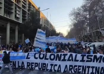 Con críticas a la Ley de Propiedad Privada, una marcha recorrió el centro sanjuanino