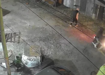 Tragedia en el Conurbano: fueron a reclamar que dejaran de vender droga en el barrio y los atacaron a tiros en Lanús
