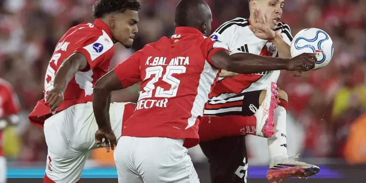 River aguantó el cero en la altura de Bogotá ante Santa Fe y definirá el pase a cuartos en el Monumental