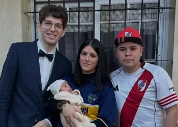 De Twitch a la vida real: Davo Xeneize cumplió su promesa y se convirtió en el padrino de un bebé que lo escuchaba desde la panza